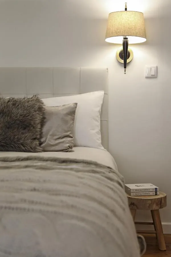 Апартаменты Chic Urban Retreat At Downtown With Balcony & Views, 5Th-Floor No Lift Лиссабон Португалия