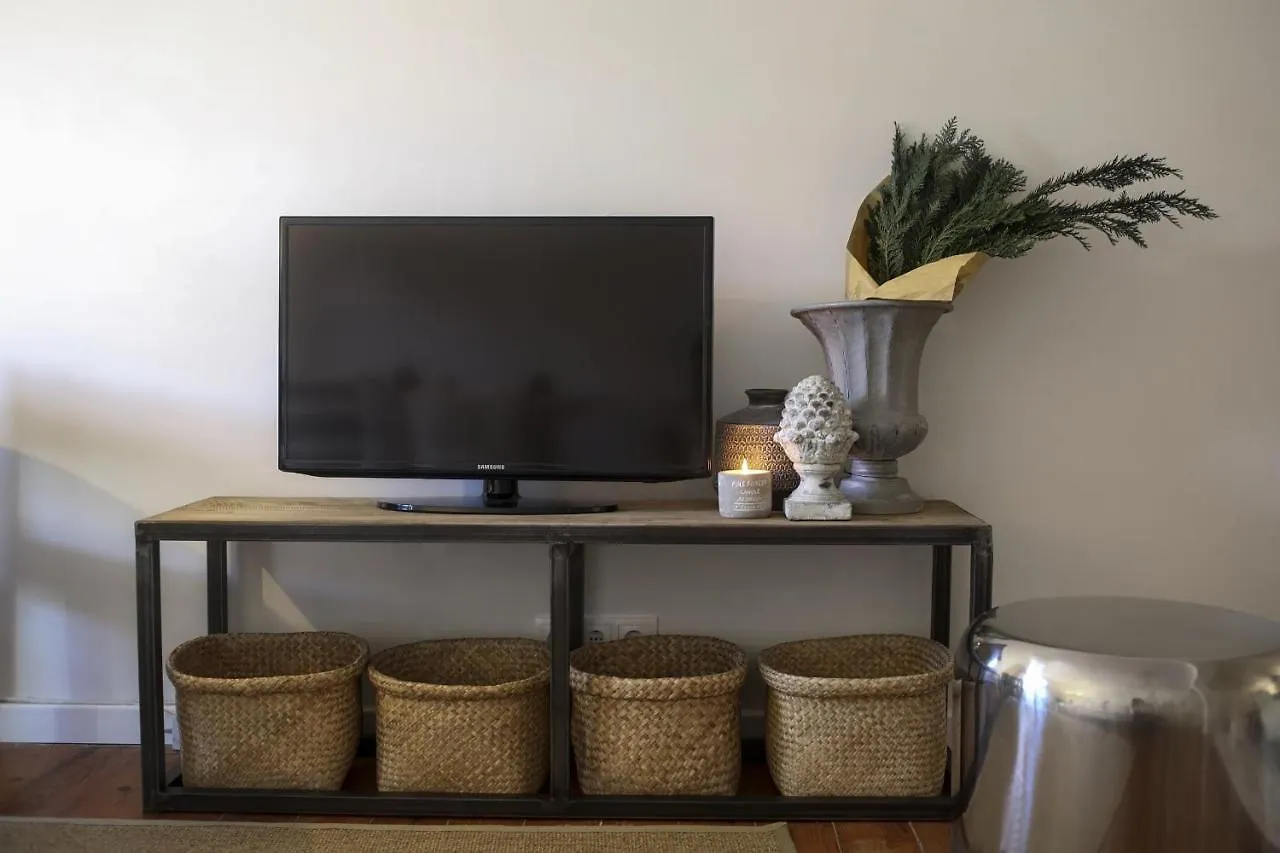 Chic Urban Retreat At Downtown With Balcony & Views, 5Th-Floor No Lift Daire Lisboa Portekiz