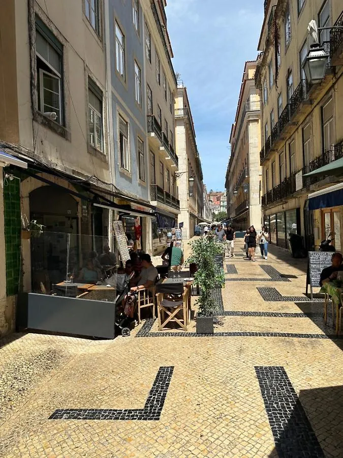 Chic Urban Retreat At Downtown With Balcony & Views, 5Th-Floor No Lift Daire Lisboa 0*,